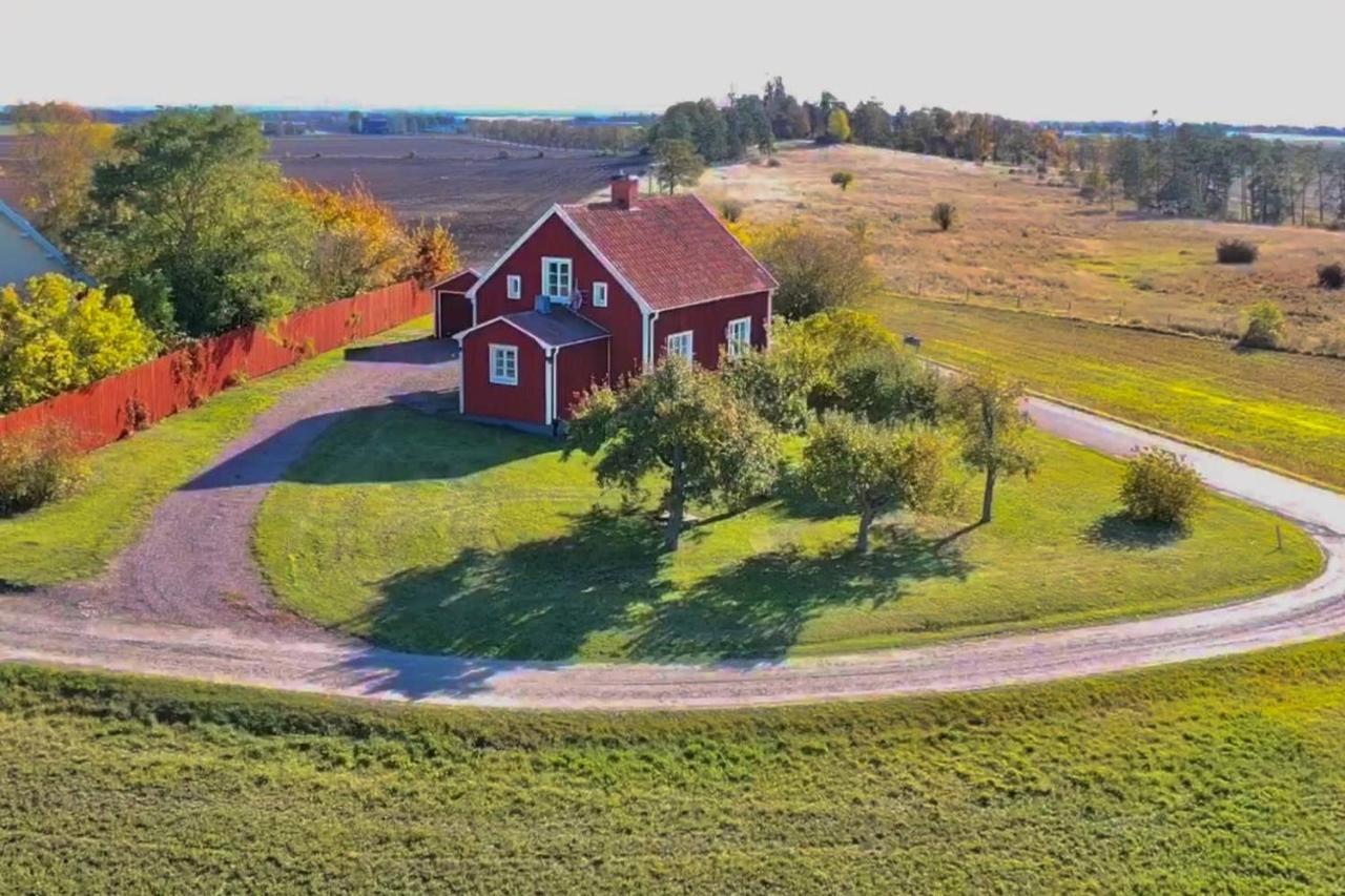 Stubbet - Charming - Newly Remade Villa Вадстена Екстериор снимка